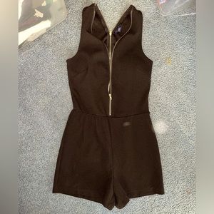UK2LA Women’s Black Romper- size Medium - **NEVER WORN**
